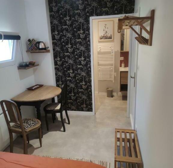 膳宿费 Chambre Avec Entrée Indépendante