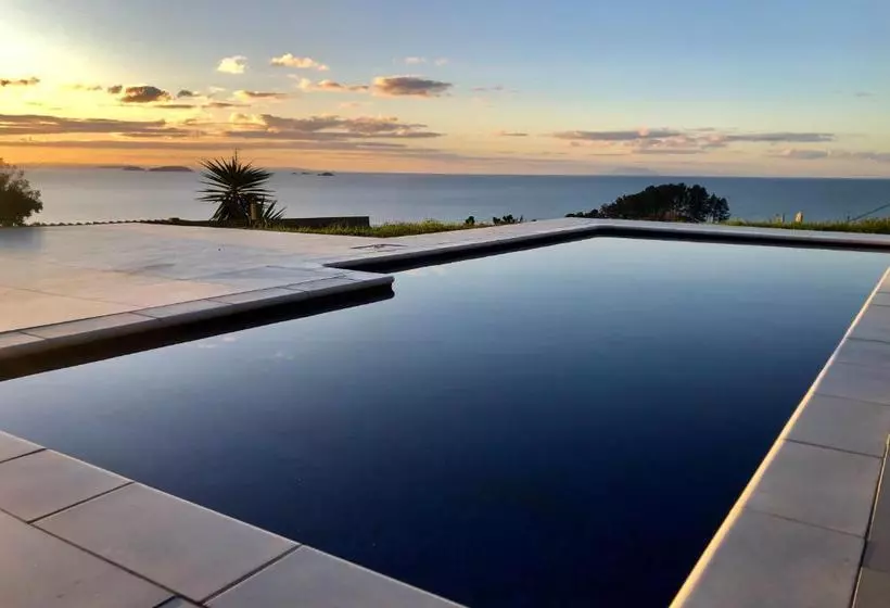 민박 Enclosure Bay