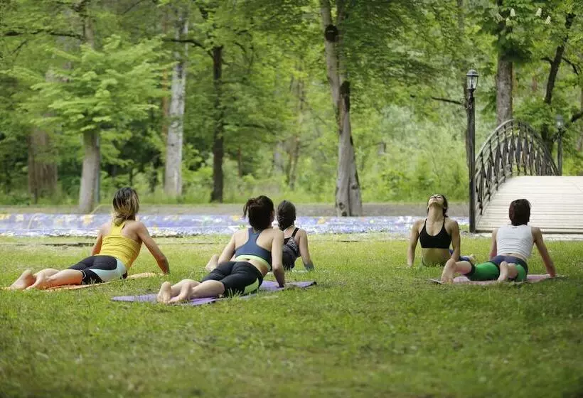 هتل Borjomi Likani Health & Spa Centre