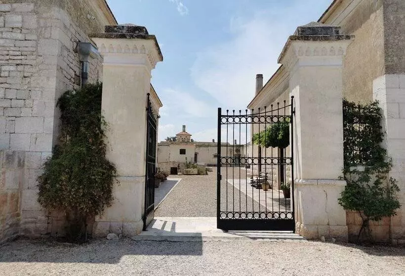 هتل Lama Di Luna Biomasseria