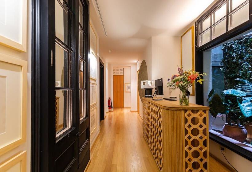 هتل Margot House Barcelona