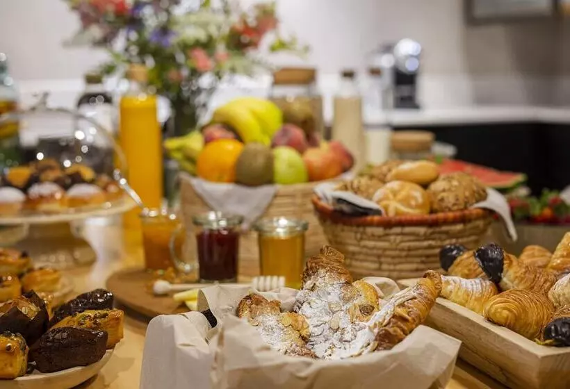 Отель Margot House Barcelona