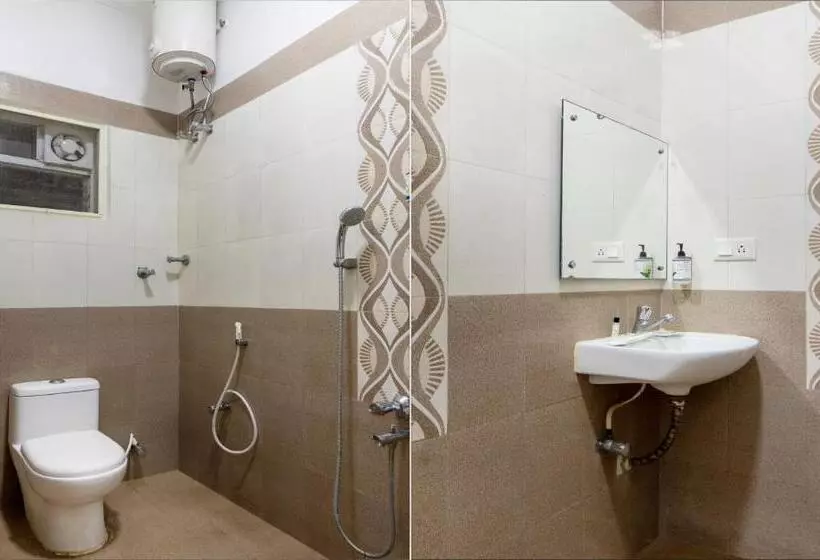 Hotel Treebo Ngh Transit