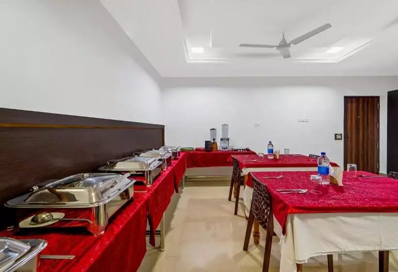 Hotel Treebo Ngh Transit