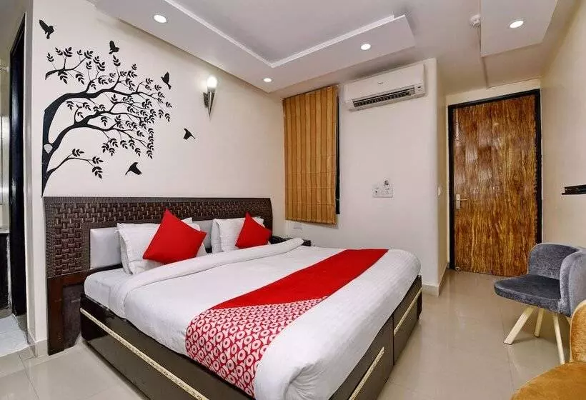 Отель Oyo Rooms Nehru Place Extension