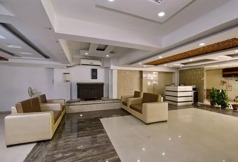 Отель Oyo Rooms Nehru Place Extension