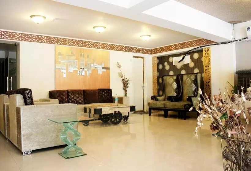 Отель Oyo Rooms Nehru Place Extension