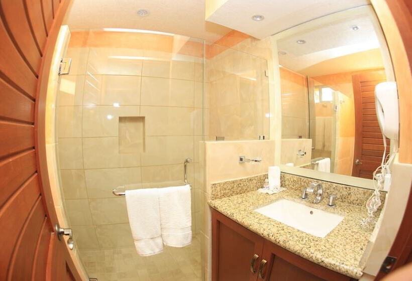 Отель Playa Del Sol