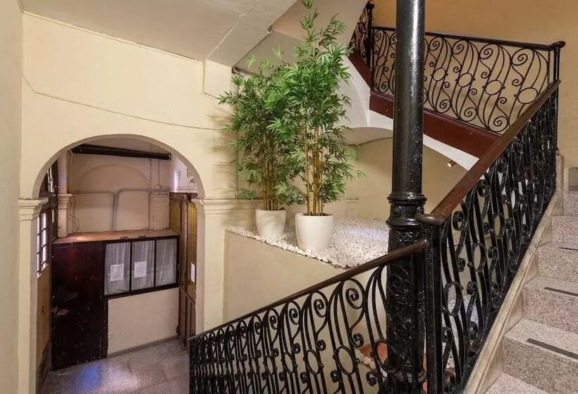 هتل Plaza Goya Rooms