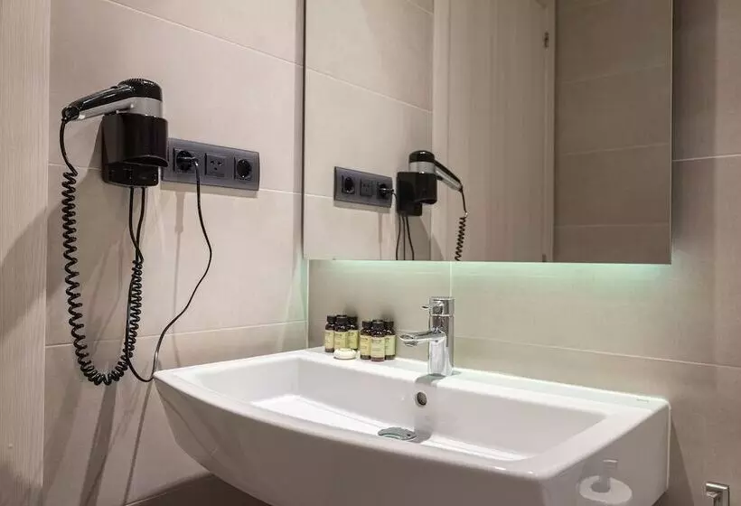 هتل Plaza Goya Rooms