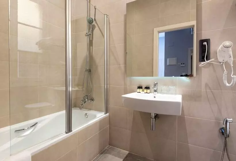 هتل Plaza Goya Rooms