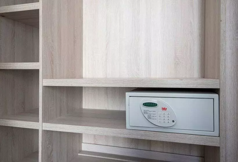 هتل Plaza Goya Rooms