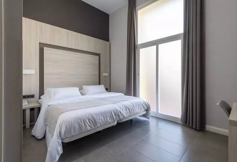 هتل Plaza Goya Rooms