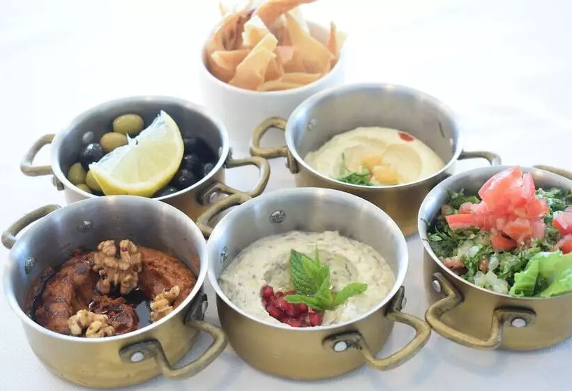 هتل Saraya Corniche