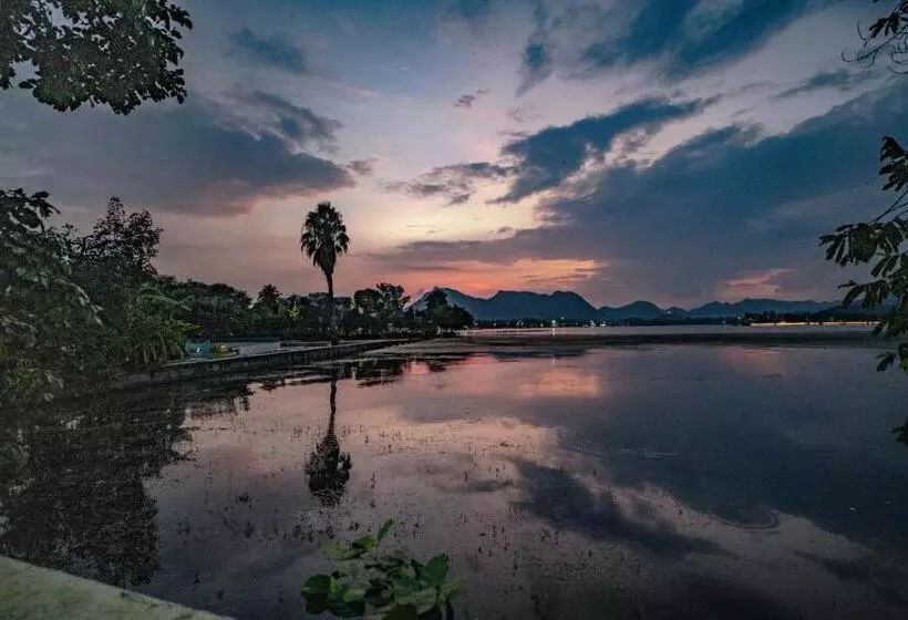 Hotel The Lavitra Udaipur