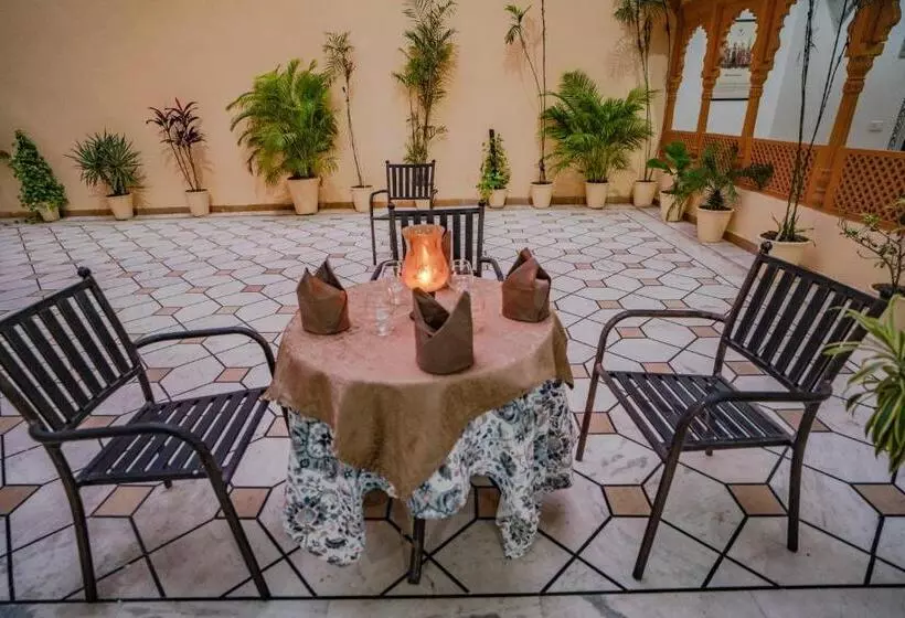 Hotel The Lavitra Udaipur