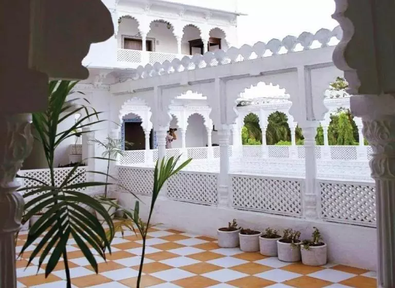 Hotel The Lavitra Udaipur