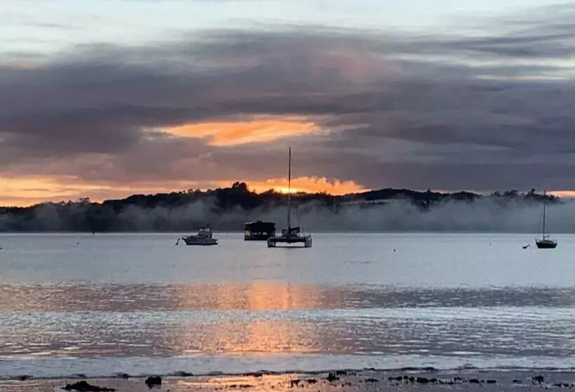 הוסטל Peppertree Lodge & Backpackers