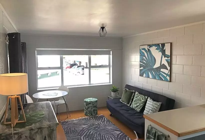 הוסטל Peppertree Lodge & Backpackers