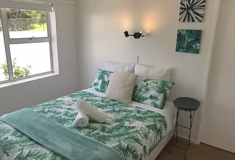 הוסטל Peppertree Lodge & Backpackers