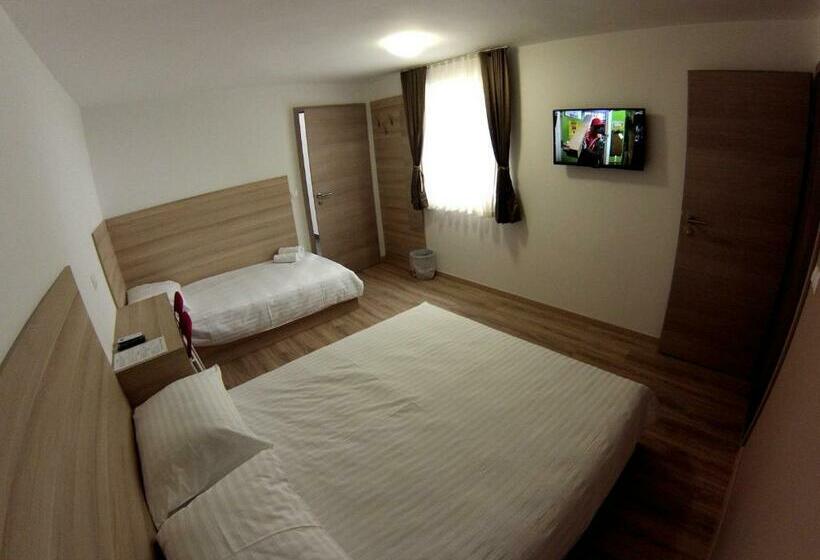 تختخواب و صبحانه Sweet Dreams Rooms And Apartments Postojna