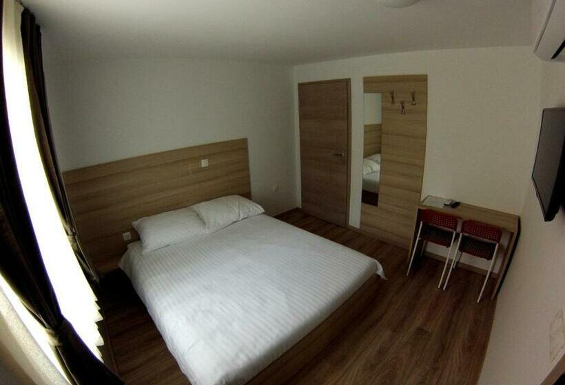 تختخواب و صبحانه Sweet Dreams Rooms And Apartments Postojna