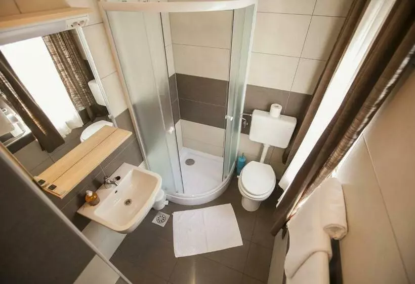 تختخواب و صبحانه Sweet Dreams Rooms And Apartments Postojna