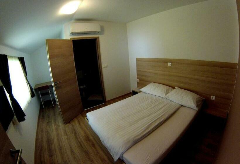 تختخواب و صبحانه Sweet Dreams Rooms And Apartments Postojna