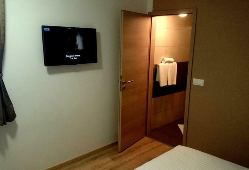 تختخواب و صبحانه Sweet Dreams Rooms And Apartments Postojna