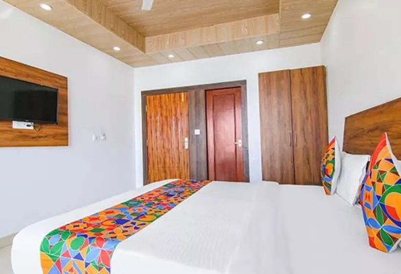 هتل Fabexpress Kalsia Home Stay