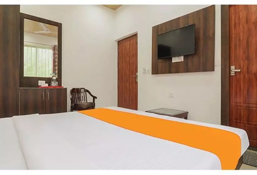 هتل Fabexpress Kalsia Home Stay