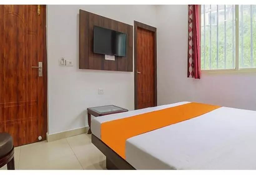 هتل Fabexpress Kalsia Home Stay
