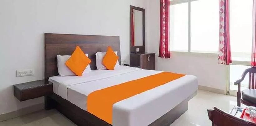 هتل Fabexpress Kalsia Home Stay