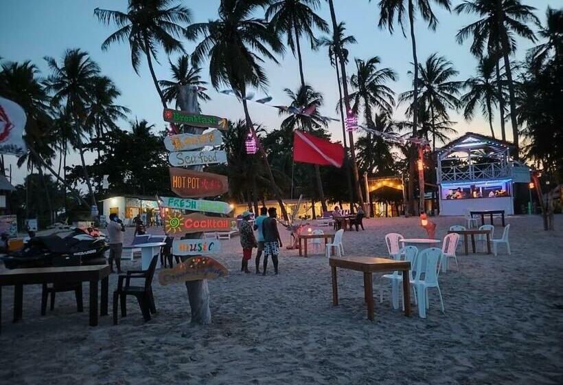 בית מלון כפרי French Garden Pragash Beach