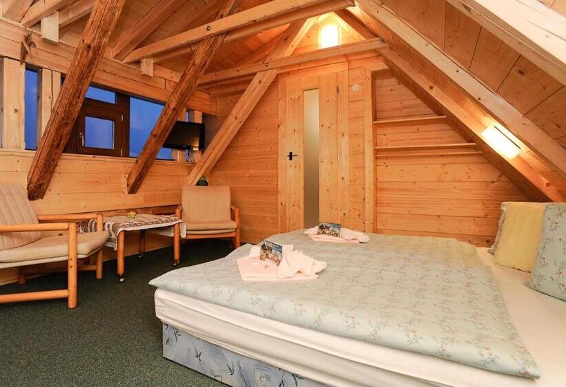 פנסיון Resort Sv. František Josefova Bouda