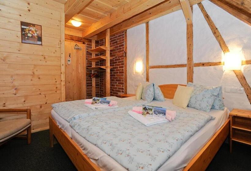 פנסיון Resort Sv. František Josefova Bouda