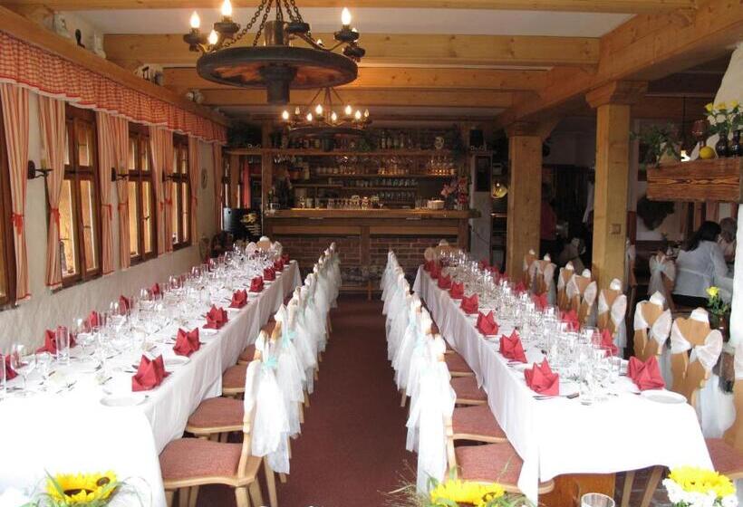 פנסיון Resort Sv. František Josefova Bouda