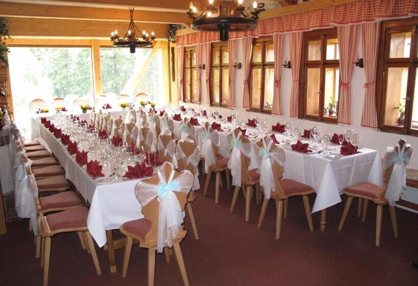 פנסיון Resort Sv. František Josefova Bouda