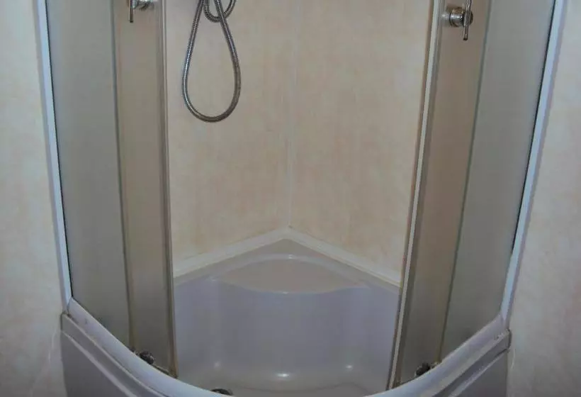 בית מלון כפרי Aviator