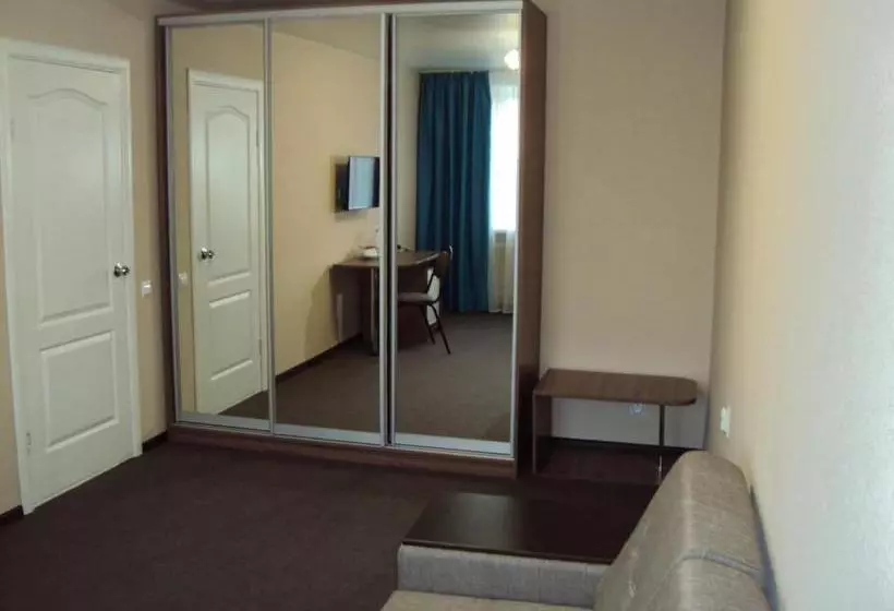 בית מלון כפרי Aviator