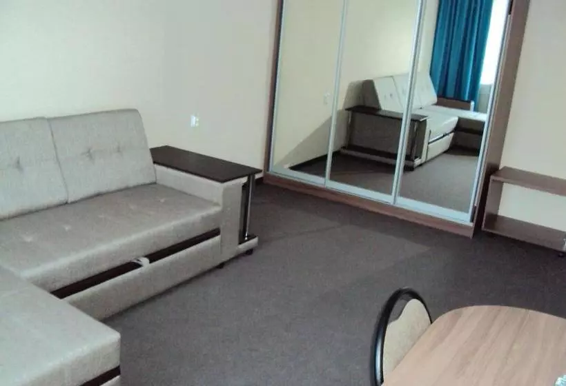 בית מלון כפרי Aviator