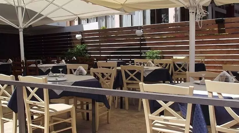 בית מלון כפרי Christina