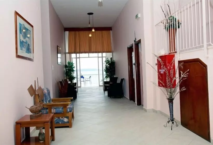 בית מלון כפרי Christina