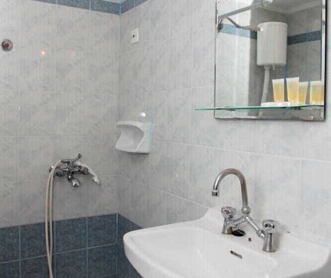 בית מלון כפרי Christina