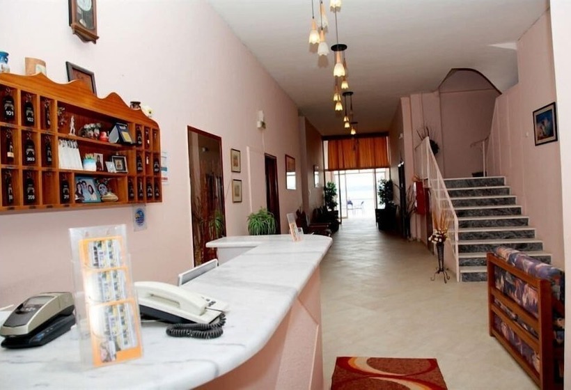 בית מלון כפרי Christina