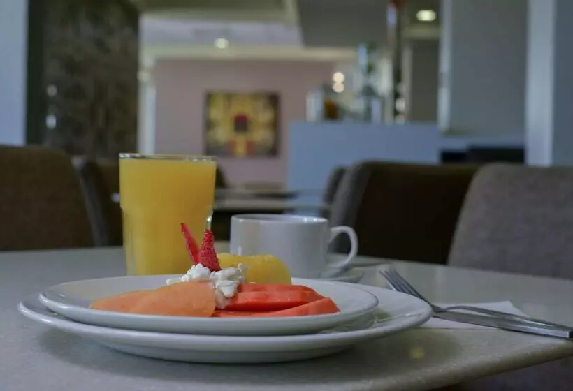 هتل Hampton Inn By Hilton Zacatecas