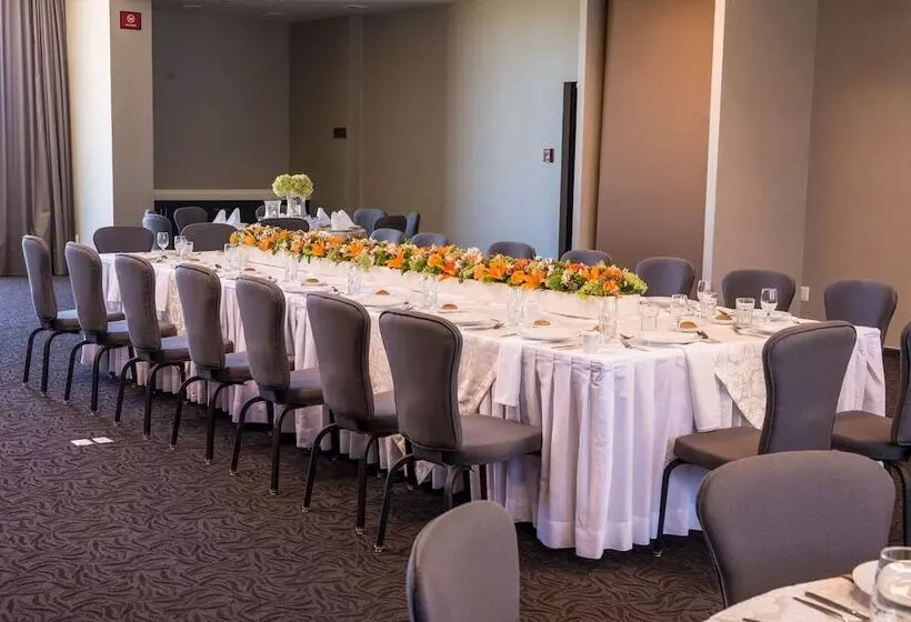 هتل Hampton Inn By Hilton Zacatecas