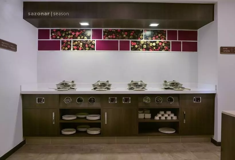 هتل Hampton Inn By Hilton Zacatecas