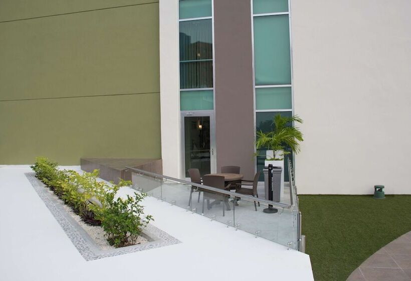 فندق Hampton Inn By Hilton Villahermosa