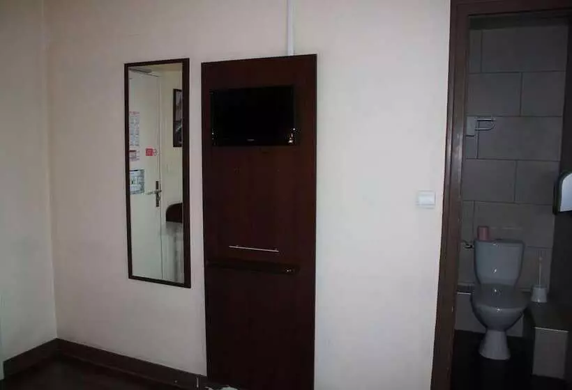 هتل Hôtel De La Beauronne